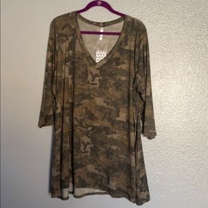 NWT Piphany Eliza v-neck top in 3X